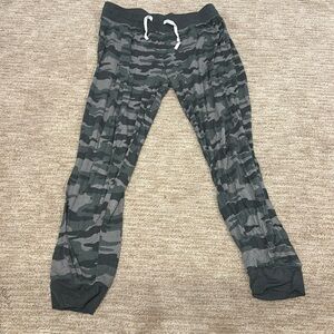LITTLE SLEEPIES CAMO WOMENS PANTS/JOGGERS SIZE M